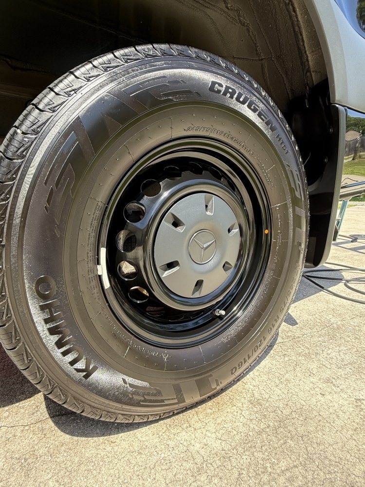 Tire cleaning and shine